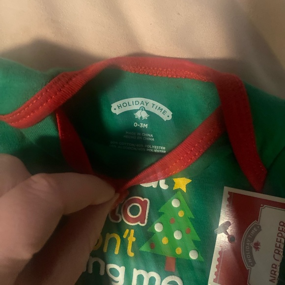 NWT Set of two unisex baby Christmas onesies in size 0-3 months - Picture 6 of 6